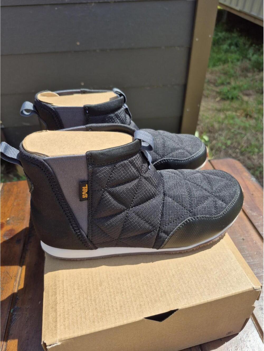 Teva Boys Reember Mid Moccasin Shoes US 5 Black Quilted Boots - Picture 3 of 6